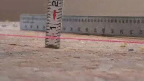 Стяжка пола от 1 до 5 см. Как залить чтоб не отвалилась.